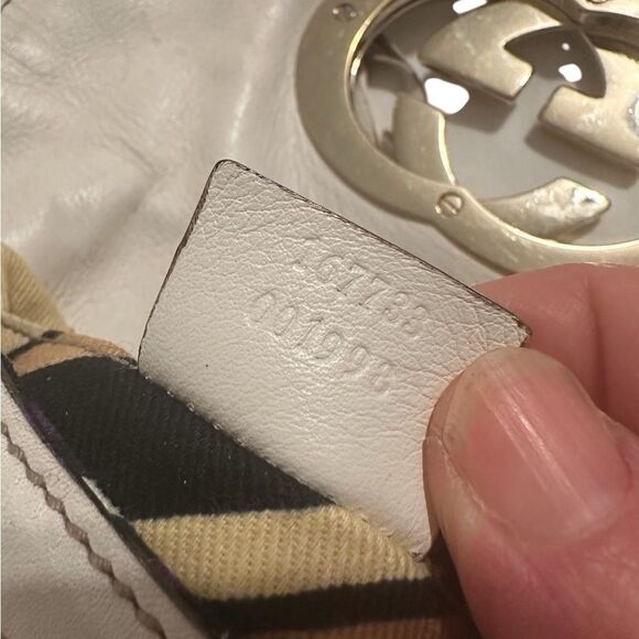 Gucci Cream Leather Britt Shoulder Bag with Gold Hardware - Picture 11 of 16